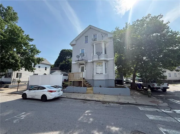 45 Heath St, Providence, RI 02909