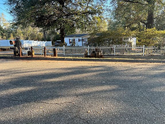 2nd image of 316 Springdale Ln