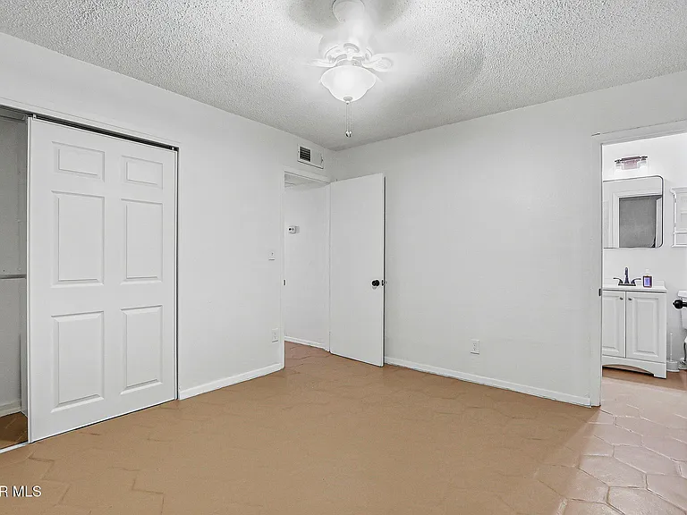 4609 Skylark Way — Photo 30