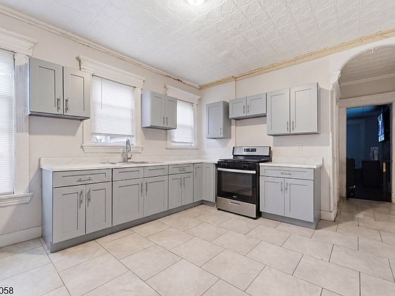 5th image of 24 Elizabeth St