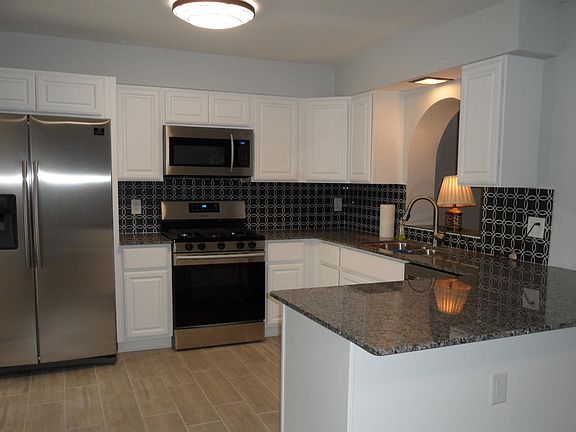 4th image of 1632 N 54th Ln