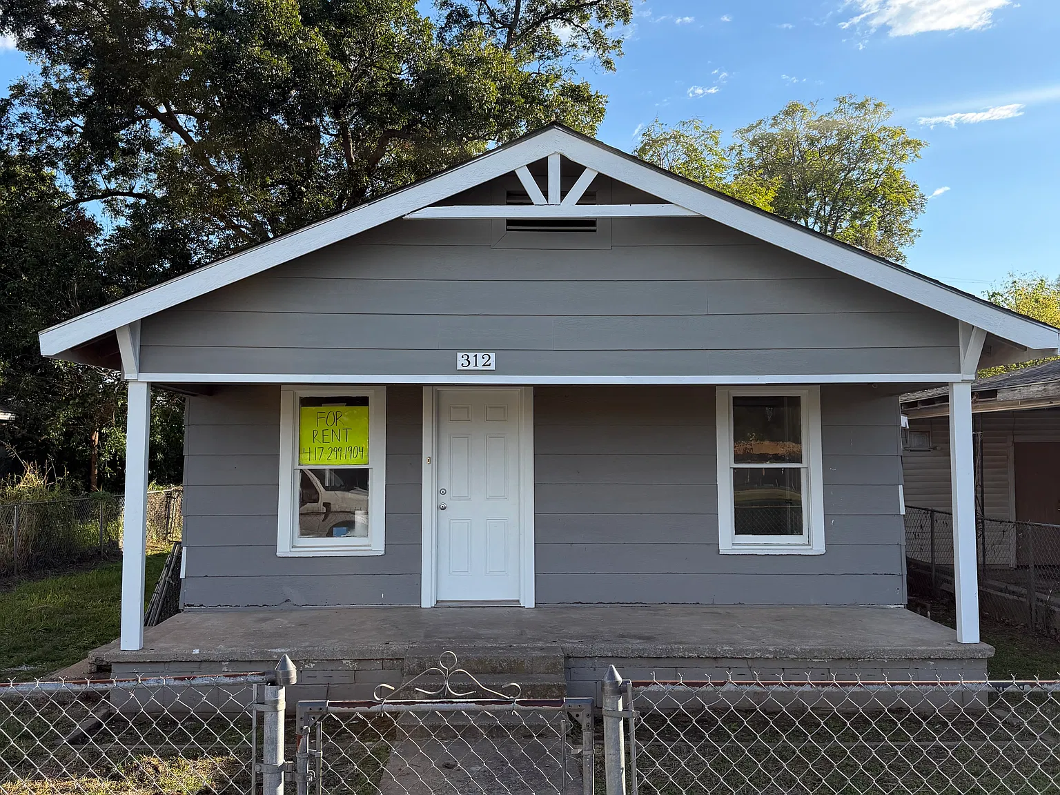 3 bed, 1050 sqft, $1,350 — Photo 2