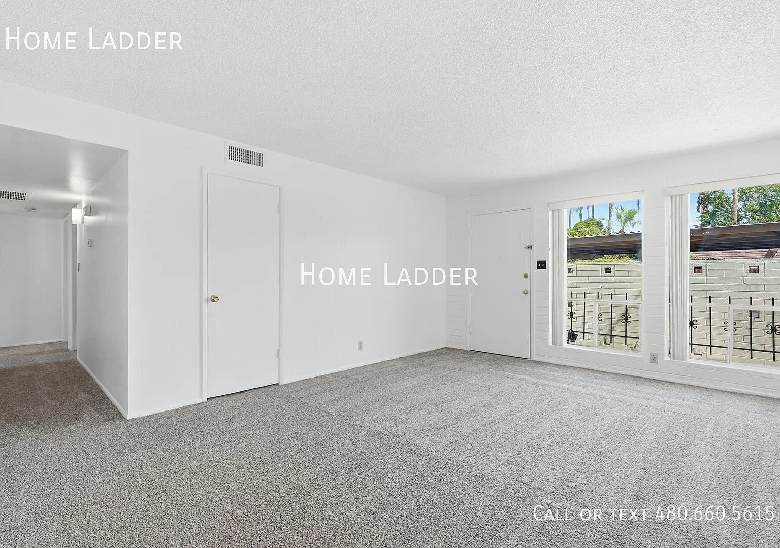 Charming 2-Bedroom 2-Bath Scottsdale Condo Across from Fashion Square! — Photo 2