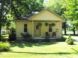 615 Johnson St, Centralia, IL 62801