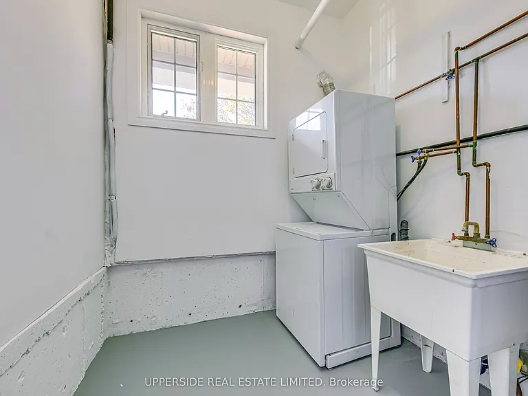2341 Parkhaven Blvd W #5 — Photo 4