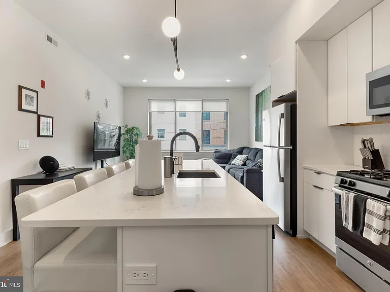 630 Federal St #201 — Photo 5