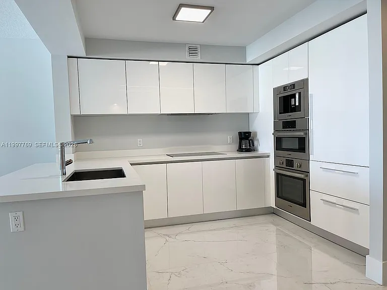 330 Sunny Isles Blvd #5-905 — Photo 3