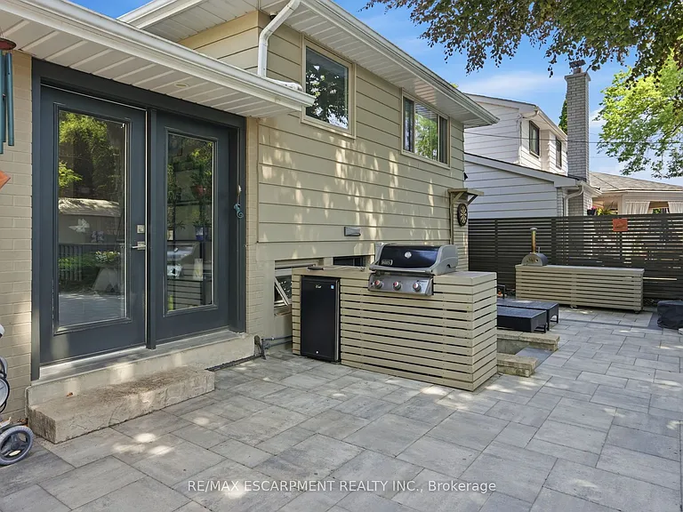 570 Rosedale Cres — Photo 31