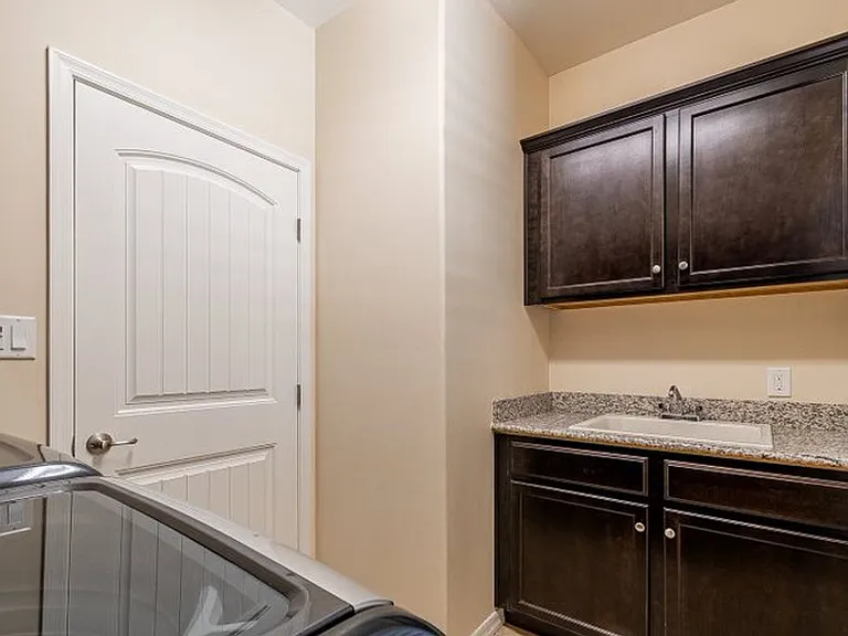 12237 S Laurel Ln — Photo 17