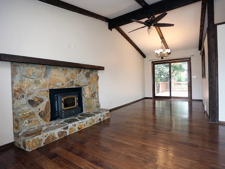 6734 S 73rd Ave — Photo 17