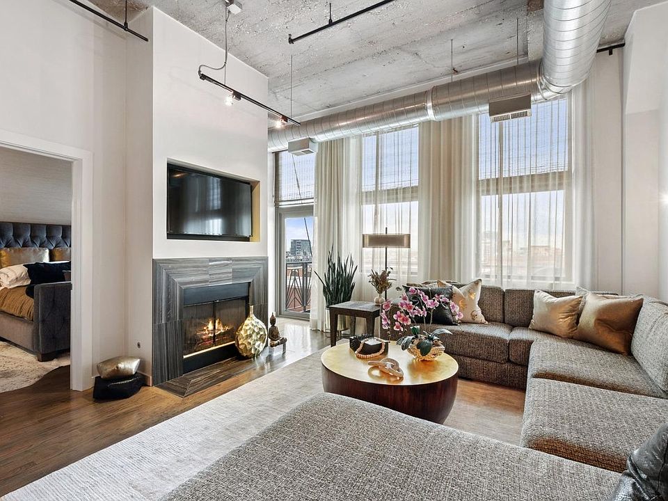 1st image of 758 N Larrabee St Floor 8