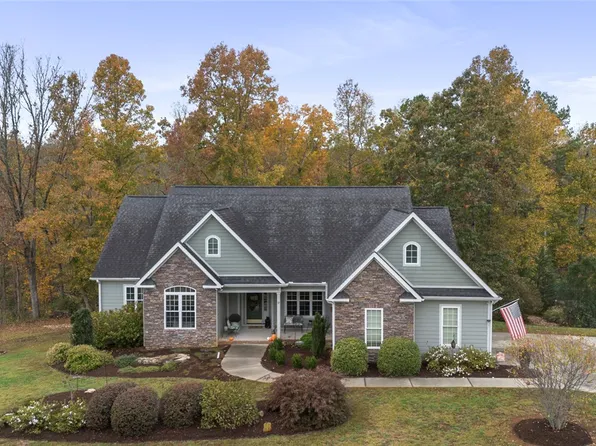 33 Puckett Mill Way, Central, SC 29630
