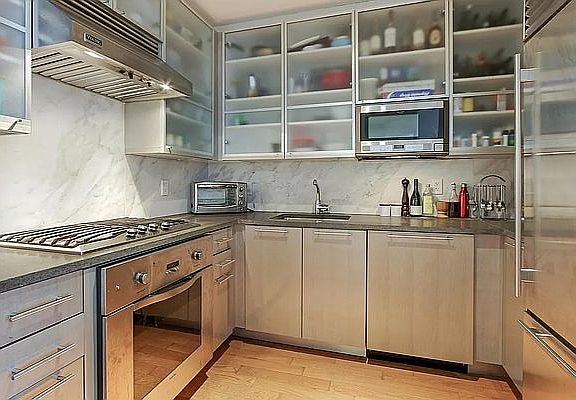 3rd image of 200 Chambers St APT 2J