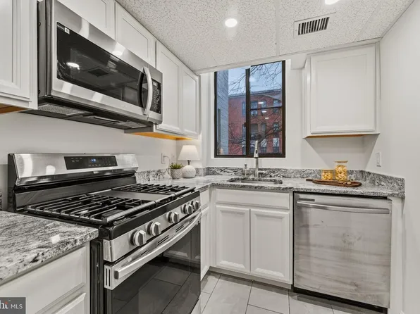 3825 Davis Pl NW APT 102, Washington, DC 20007