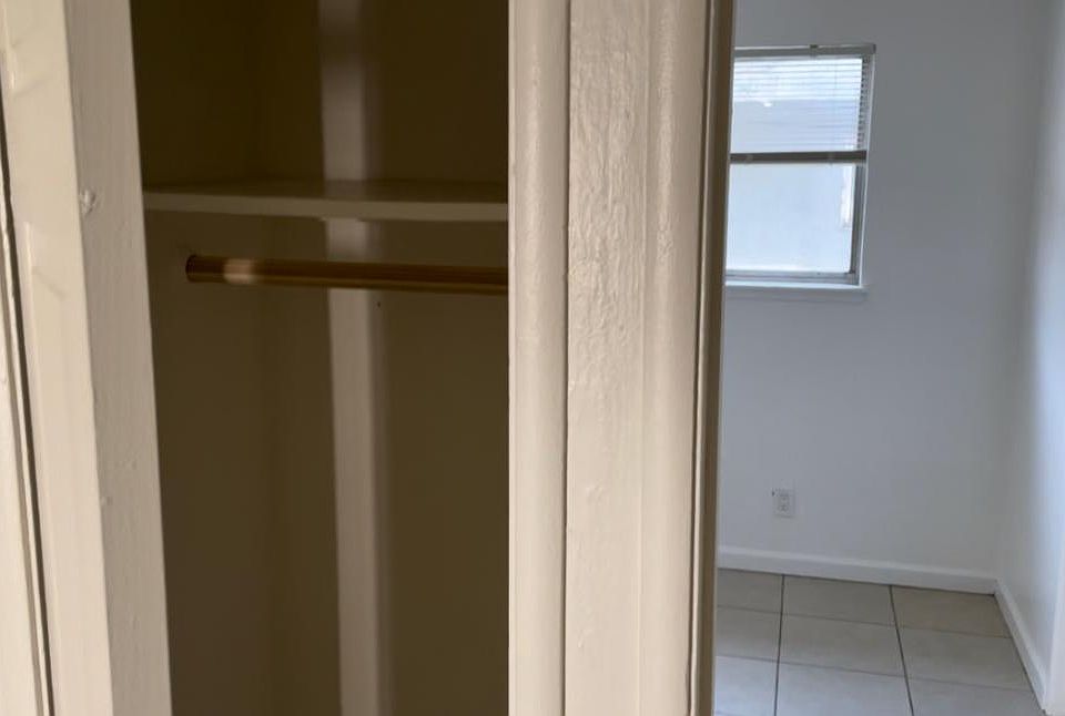 1st image of 816 Broadway Ave