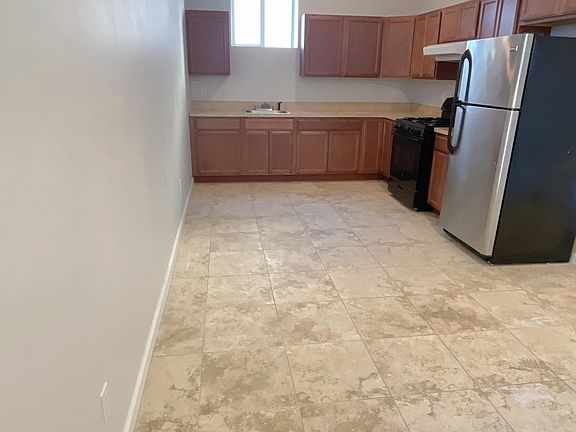 5th image of 153 David St Floor 2