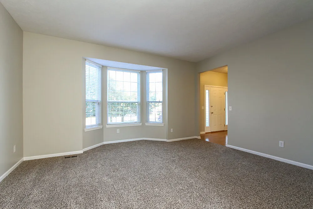 4 bed, 2.5 bath, 2324 sqft, $2,345 — Photo 2
