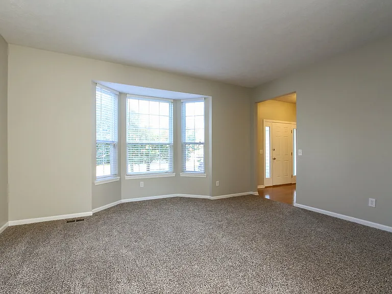 8339 Glen Highlands Dr — Photo 2