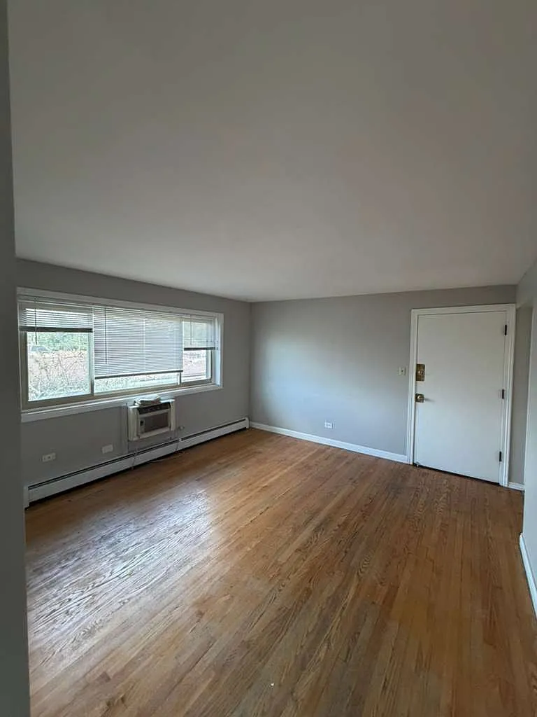2 bed, 900 sqft, $1,599 — Photo 4
