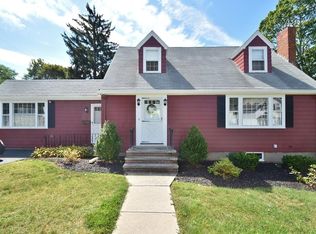 15 Charles St, Woburn, MA 01801