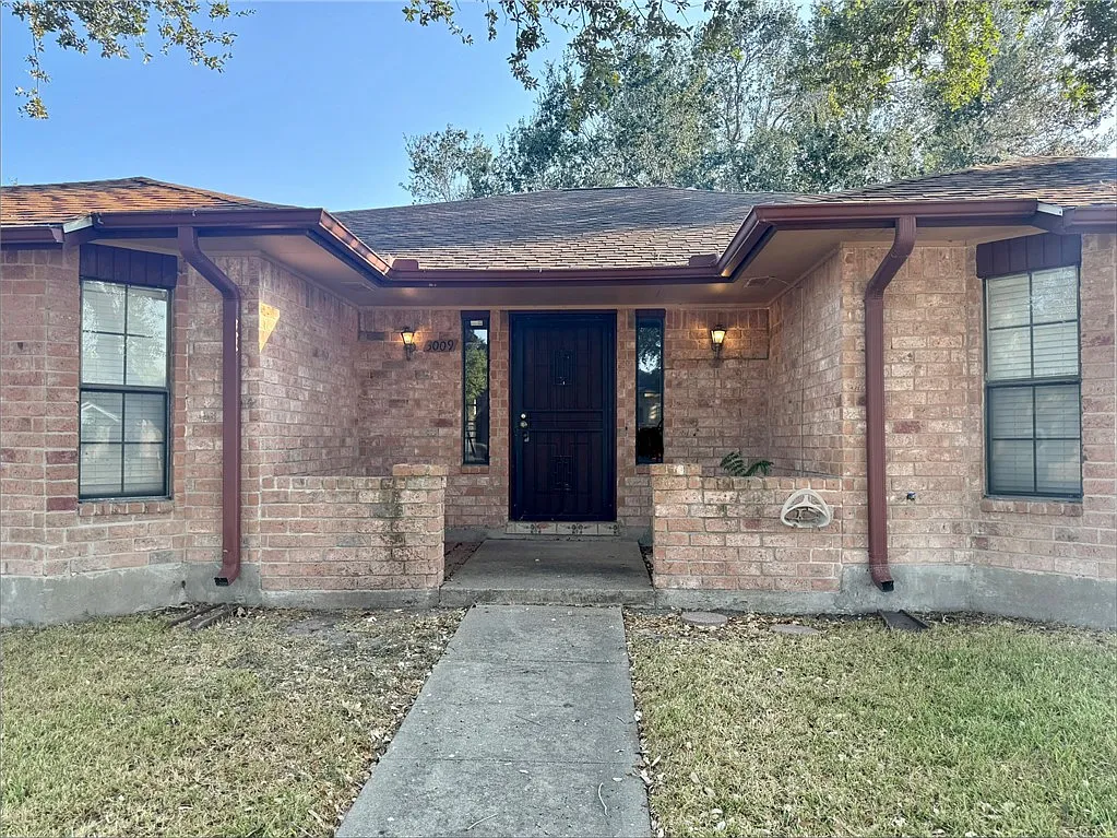 3 bed, 1534 sqft, $1,950 — Photo 2