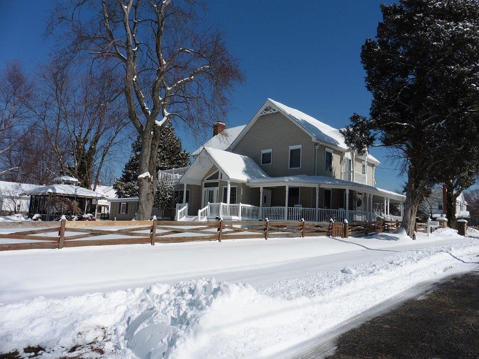 2nd image of 120 Monroe Bay Ave