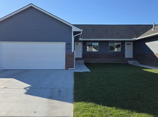 9209 E Fox Pointe Ct, Wichita, KS 67226