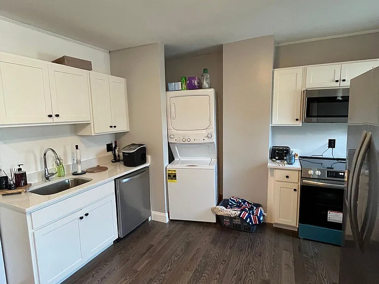 4 Grace Ct #1 — Photo 4