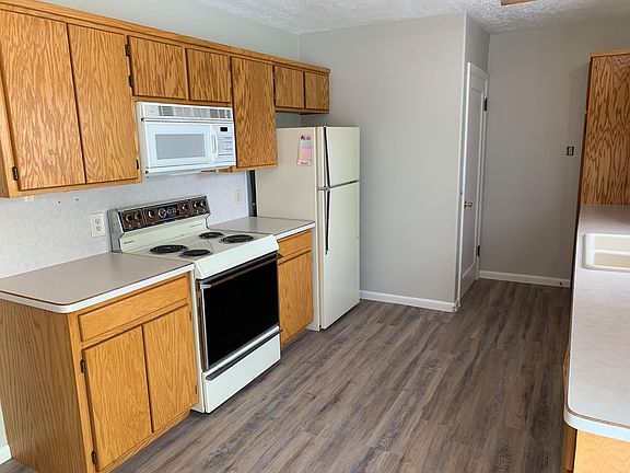 5th image of 930 12th St