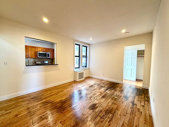2nd image of 150 Brighton 15th St #4D1