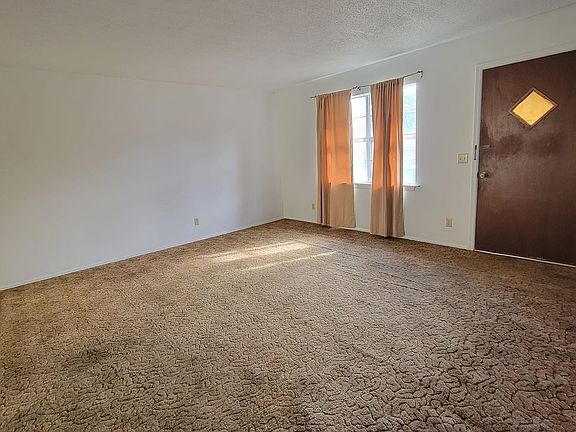 5th image of 108 N College St #108