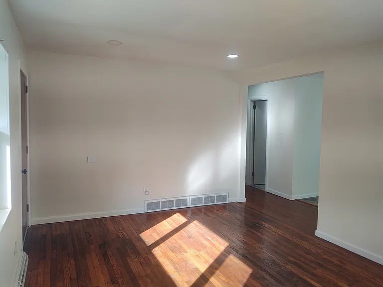 5198 Albany Post Rd — Photo 15