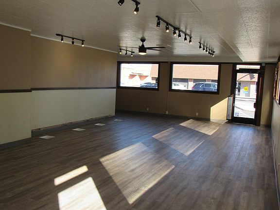 3rd image of 554 E Yosemite Ave