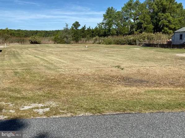 26286 Byrd Rd, Crisfield, MD 21817