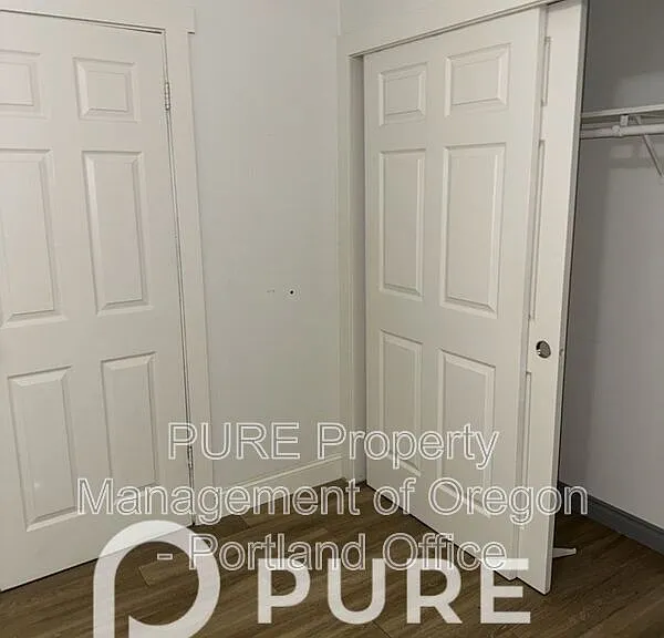 1049 SE Walnut St #12 — Photo 5