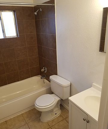 5th image of 3143 Violeta Pl