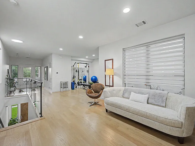 3700 W Beverly Dr — Photo 16