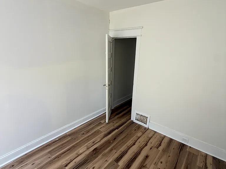 1028 Elsinore Pl — Photo 2