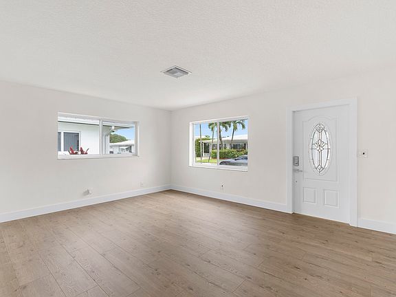 4th image of 8500 NW 59TH Street