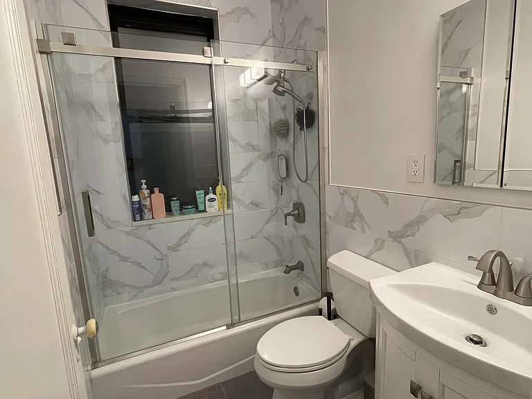 205 W 54th St #8G — Photo 7