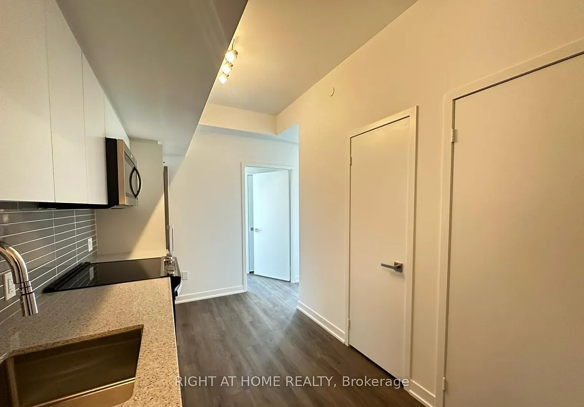 Building Photo - 500 Wilson Ave #813