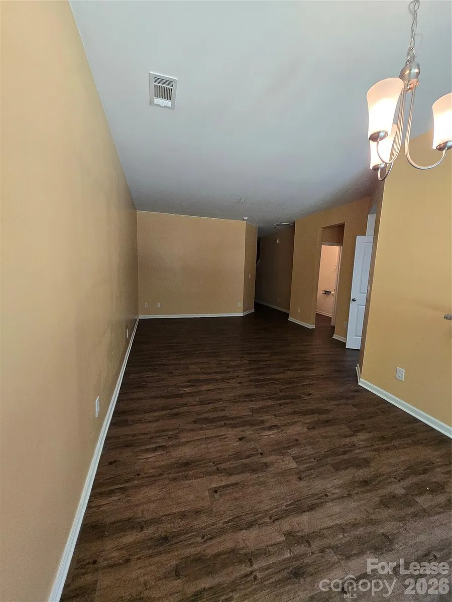 Building Photo - 9138 Bradstreet Commons Way