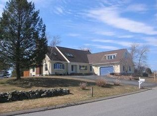 25 Mulholland Dr, Ipswich, MA 01938