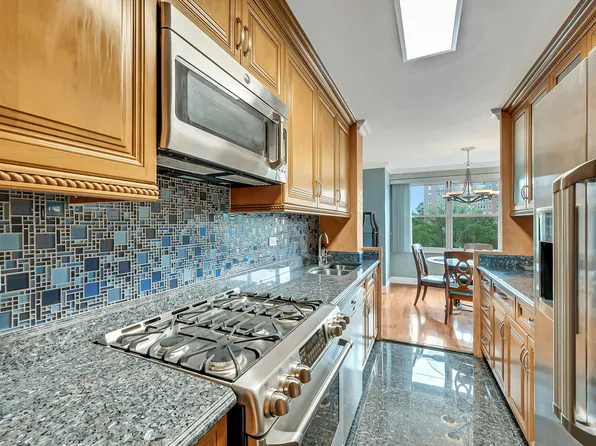 555 Kappock Street image 1 of 47