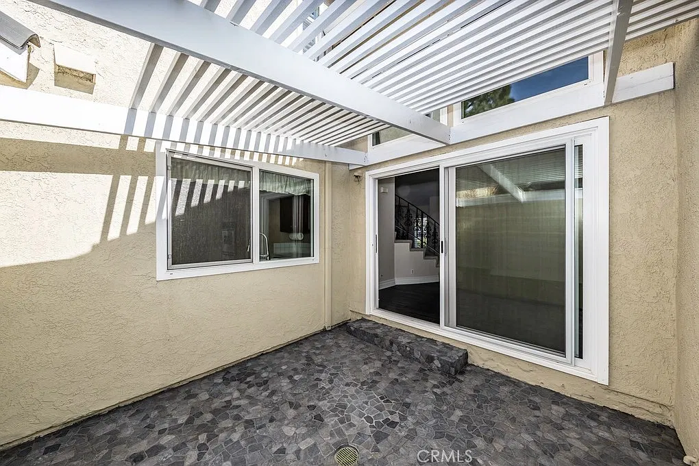 3 bed, 2178 sqft, $4,400 — Photo 4