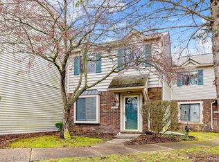 1594 Streamwood Ct #2, Rochester, MI 48309