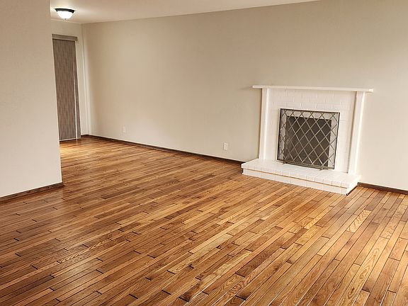 3rd image of 260 Seaside Dr