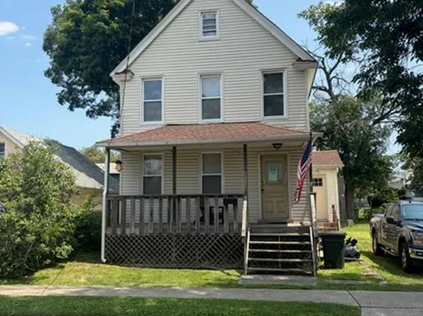 16 Star Place, Freeport, NY 11520