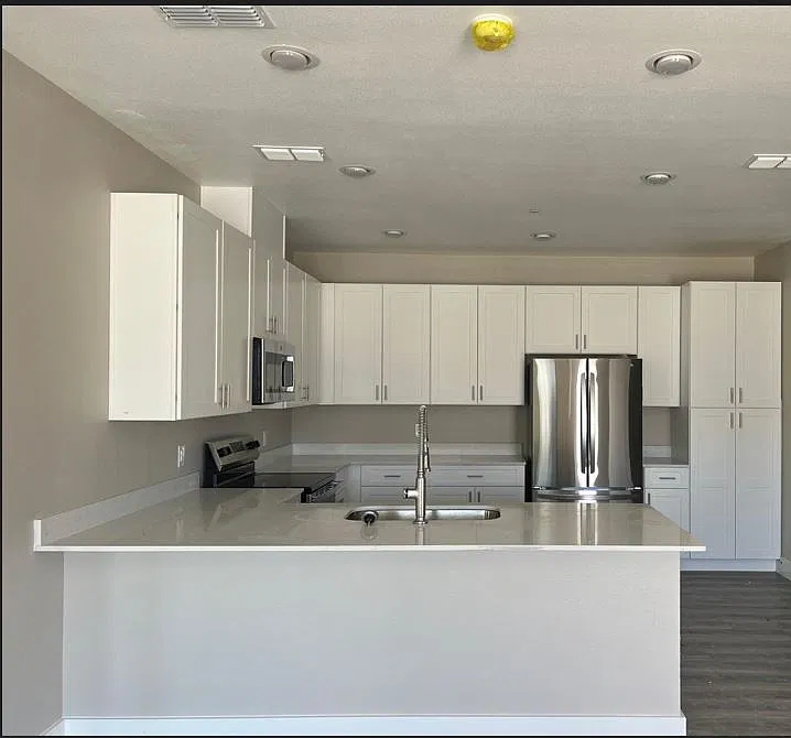 2 bed, 1050 sqft, $1,650 — Photo 2