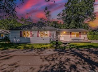 2374 Lakena Rd, West Bloomfield, MI 48324